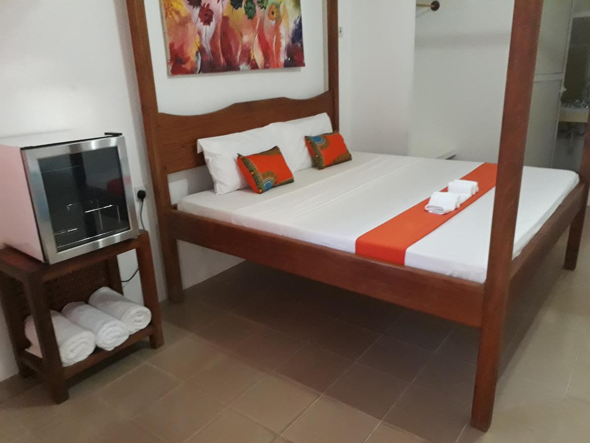 27 Cafe Zanzibar Airport Hotel Exterior photo