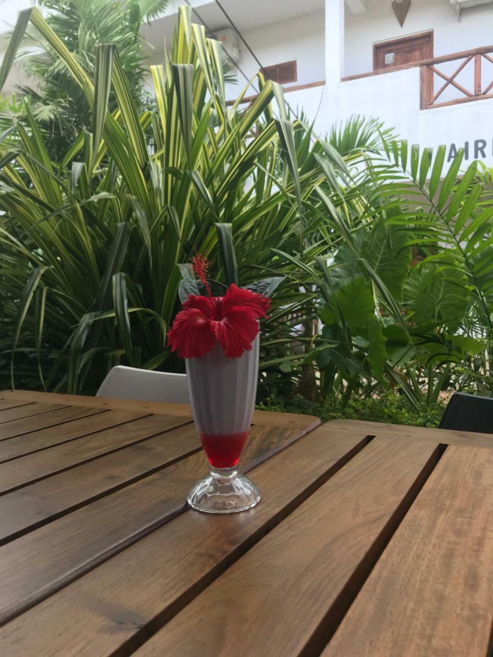 27 Cafe Zanzibar Airport Hotel Exterior photo